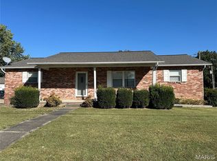 802 N Poplar St, Dexter, MO 63841