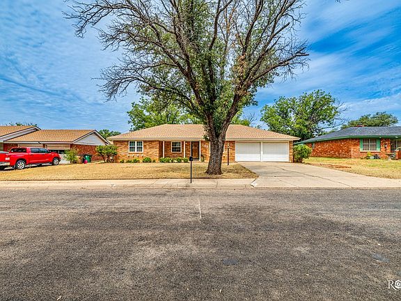 2nd image of 265 Twin Oaks Dr