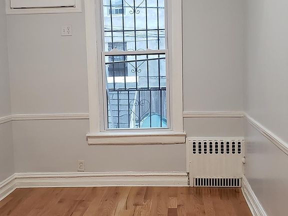 3rd image of 1845 E 19th St Floor 1