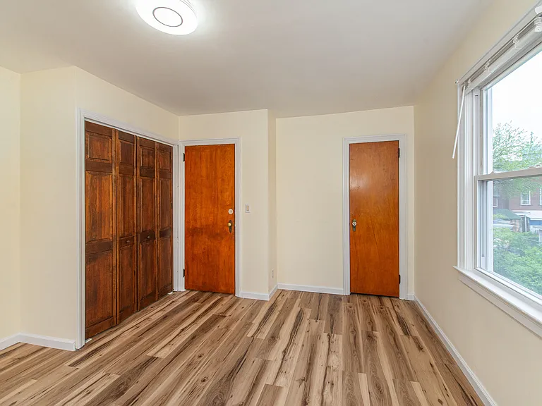 166 Speer Ave #2 — Photo 11