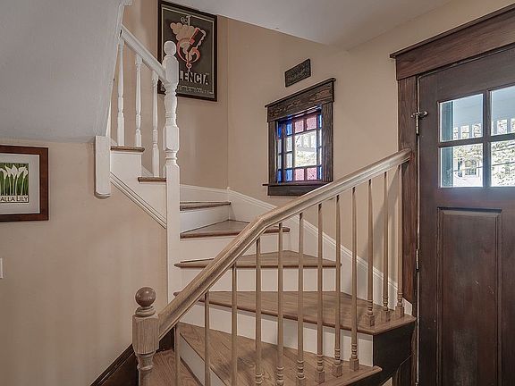 3rd image of 113 Sylvia St