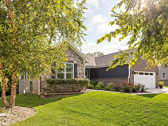 3rd image of 9933 Timberwood Ln