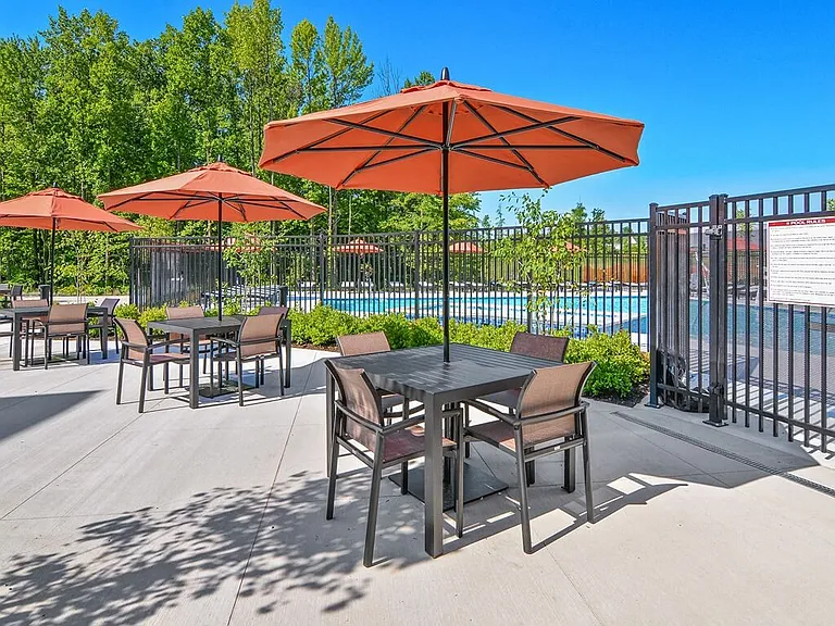 Fieldside Grande Apartments & Townhomes — Photo 35