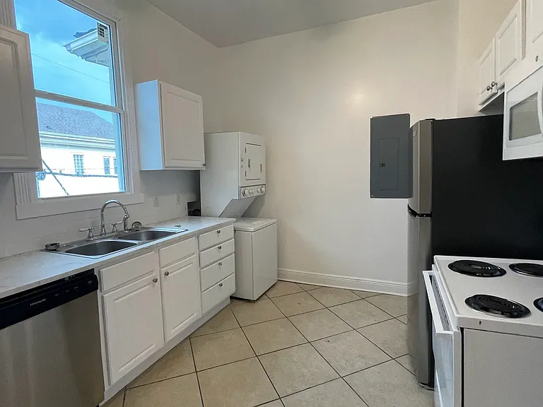 1303 General Pershing St — Photo 7