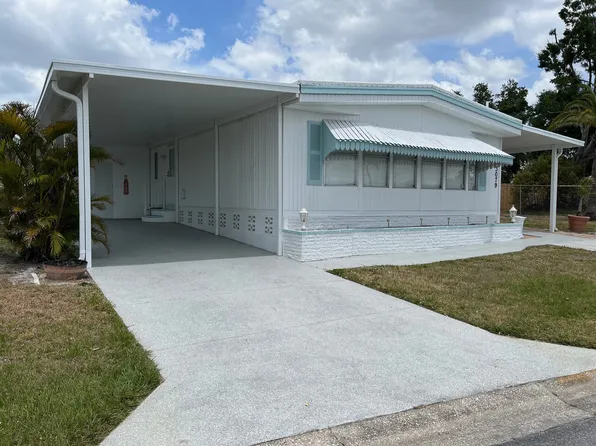 3079 Saralake Blvd #201, Sarasota, FL 34239