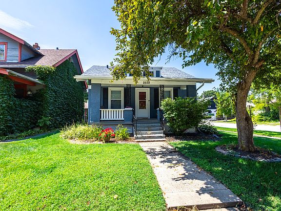 3rd image of 2528 Leclaire St