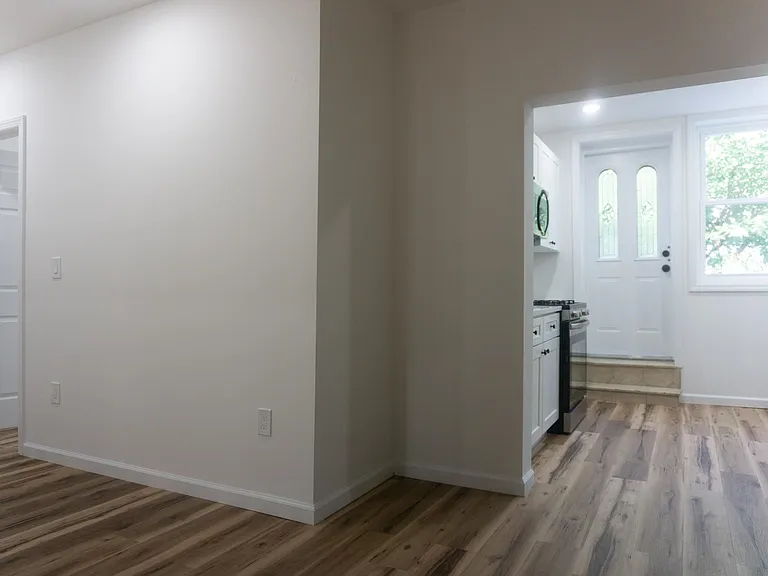 576 Newark Ave #1L — Photo 6