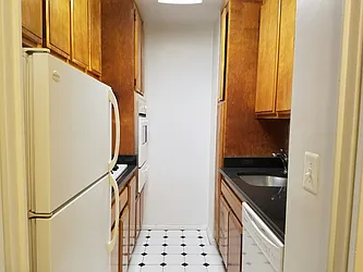 Rented by Manhattan Apartment Organization