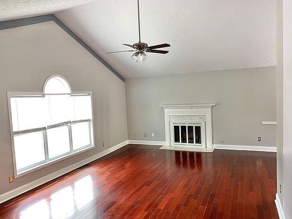 3rd image of 1095 Eagle Pointe Dr