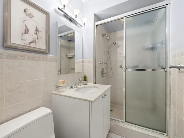 20 East 9th Street image 16 of 29