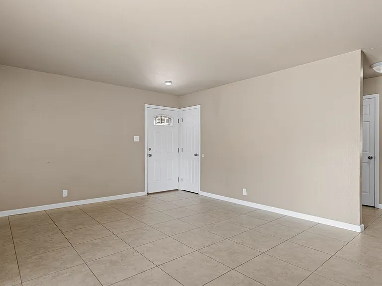 10498 Mills Tower Dr — Photo 17