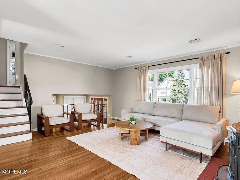 116 Cornell Ave — Photo 6