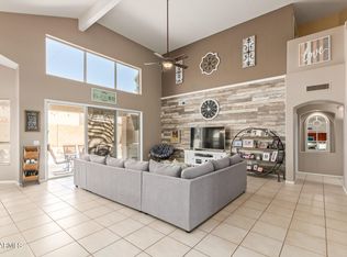 1326 E Thistle Landing Dr, Phoenix, AZ 85048