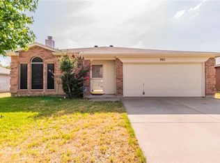 961 Fenway Ln, Saginaw, TX 76179