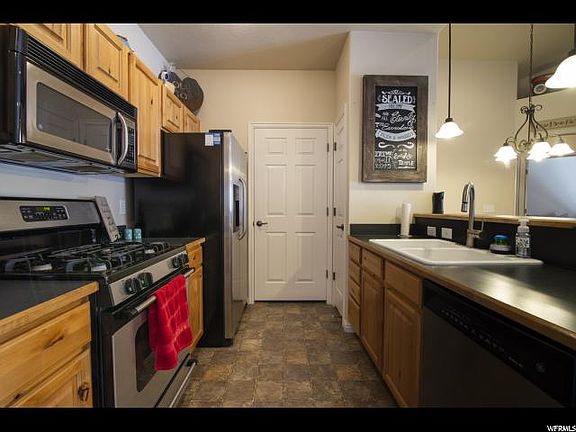 3rd image of 1061 S Canyon Meadow Dr #4