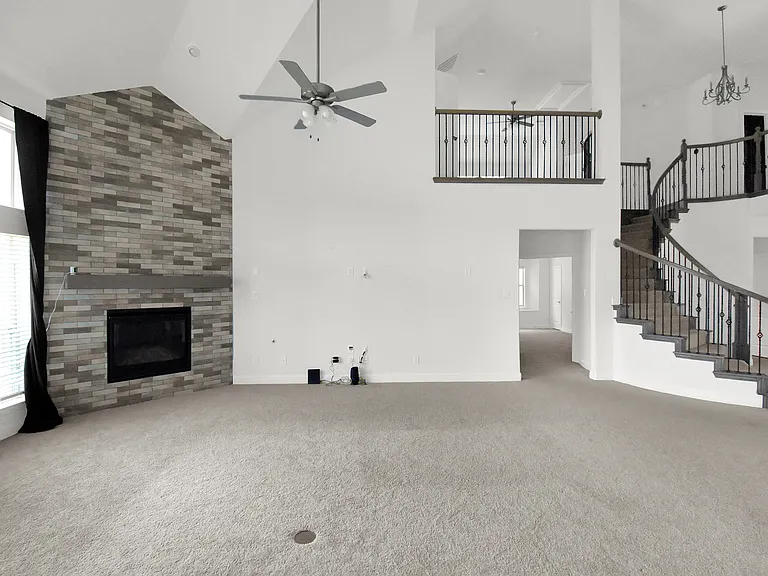 913 Peabody Dr — Photo 12