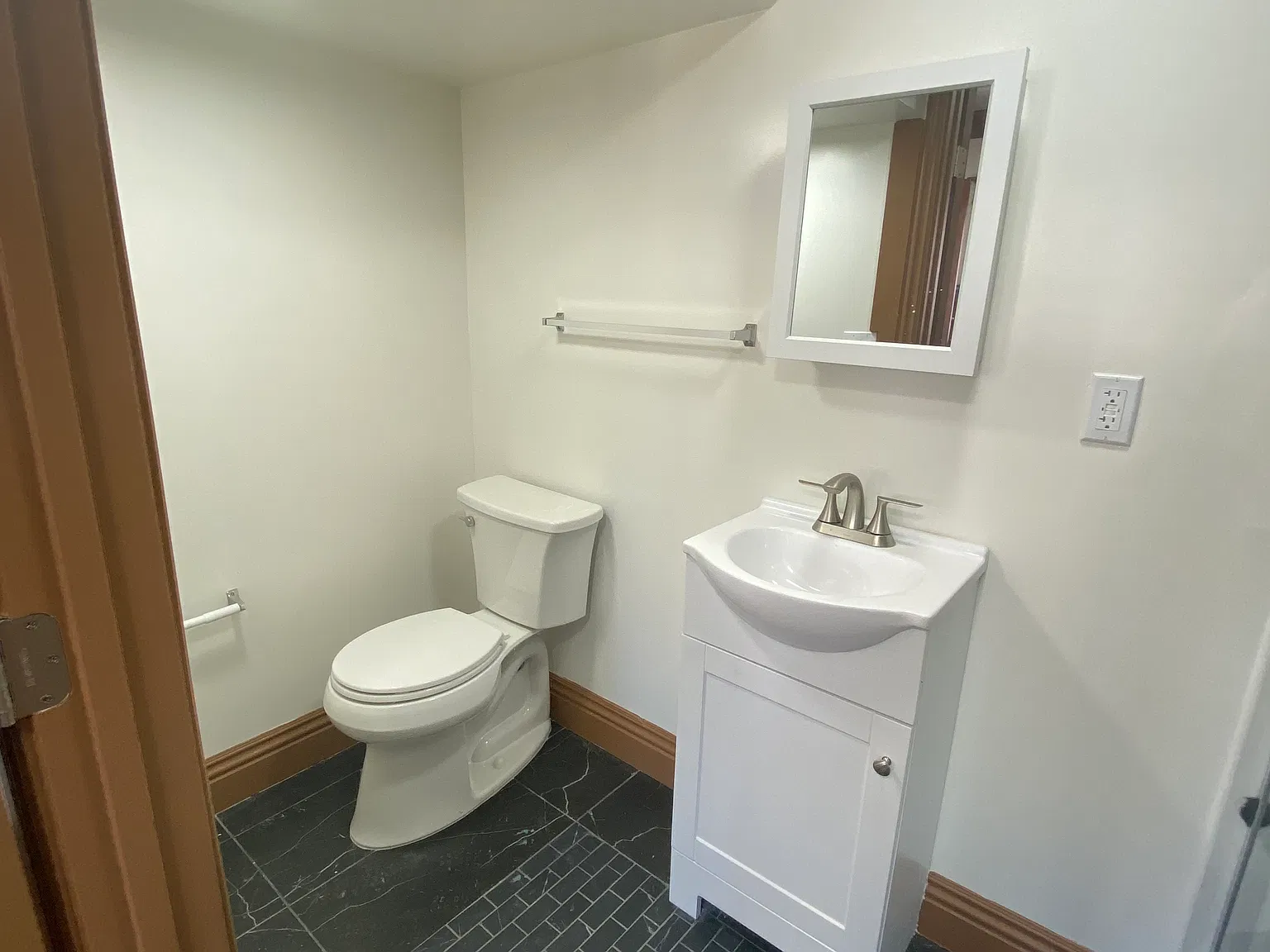 Studio, 300 sqft, $1,600 — Photo 3