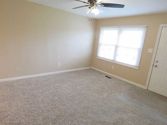 4th image of 3013 S Rotherwood Ave