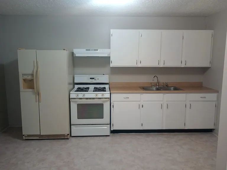 1850 S Main St #7 — Photo 3