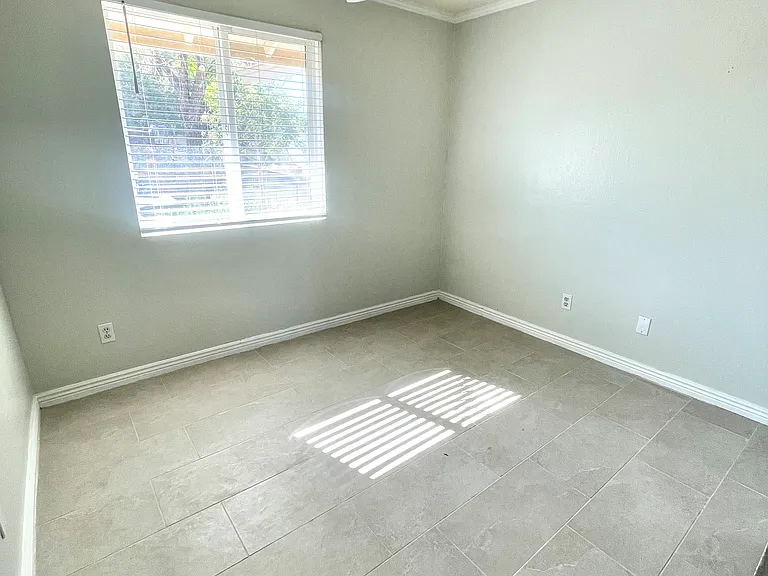 2721 S Pecan — Photo 19