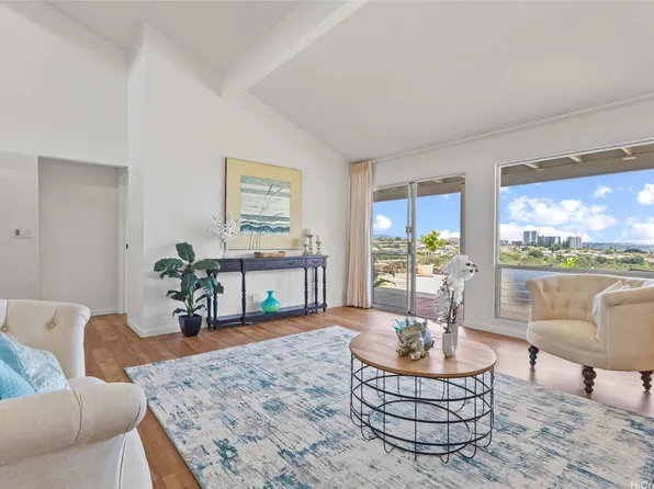 98-533 Kipaepae St #104, Aiea, HI 96701