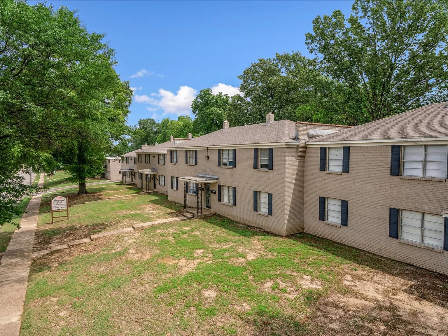 Graceland Flats Modern Living in the Heart of Whitehaven — Photo 4
