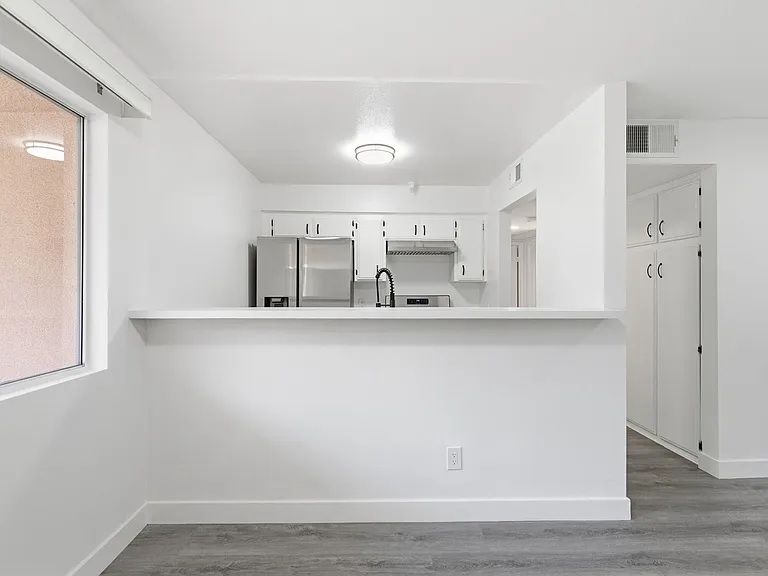2030 Ivar Avenue — Photo 7