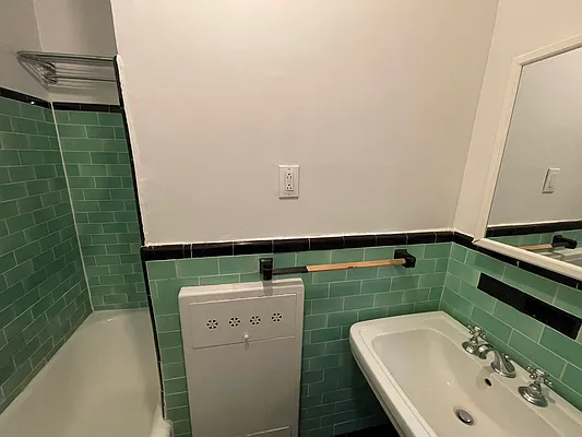 Rented by Century 21 Premier  | media 9