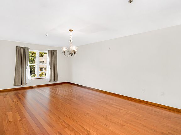 5th image of 25 Centerview Rd #25