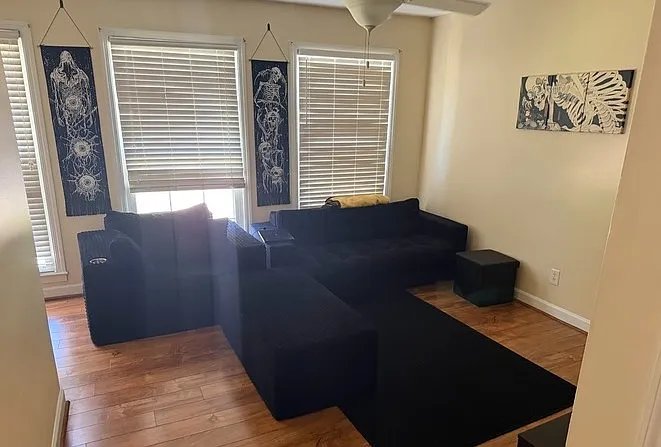 1 bed, 900 sqft, $1,000 — Photo 4