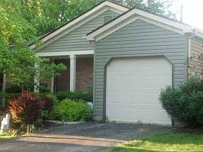 4 bed, 2020 sqft, $2,549 — Photo 4
