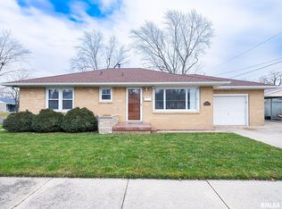 320 Barbara Rd, Pekin, IL 61554