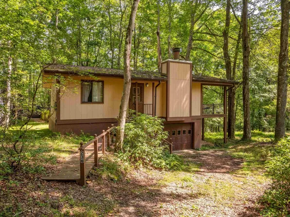 236 Pine Dr, Terra Alta, WV 26764