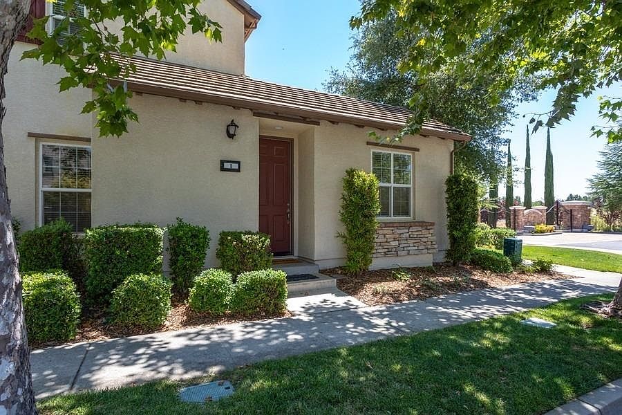 1st image of 1 Villa Gardens Ct #1