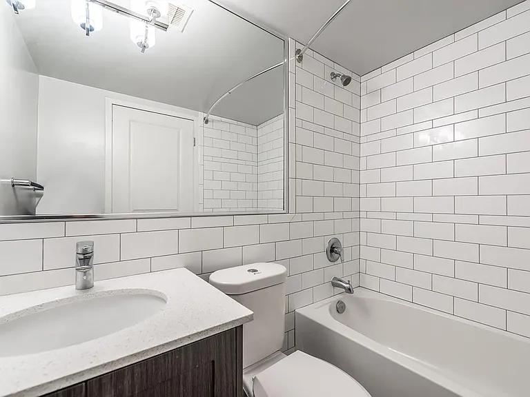 350 Douglas St — Photo 63
