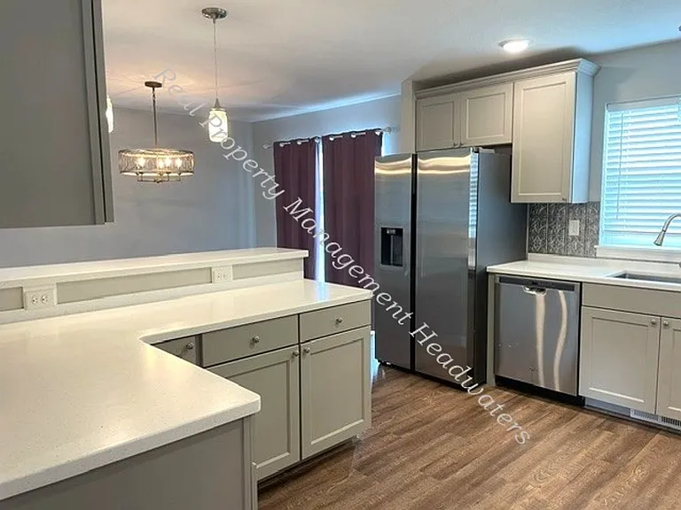 4747 Shore View Rd — Photo 3
