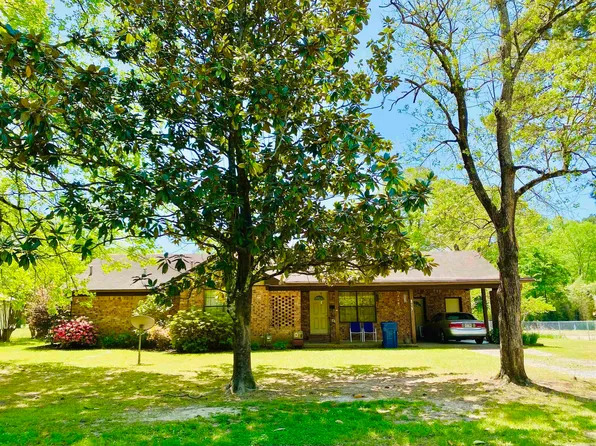 817 Waco St, Camden, AR 71701