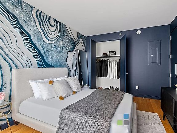 5th image of 101 Bedford Ave APT D704