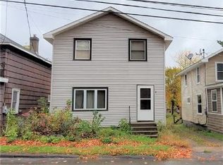 5 High St, Alexandria Bay, NY 13607