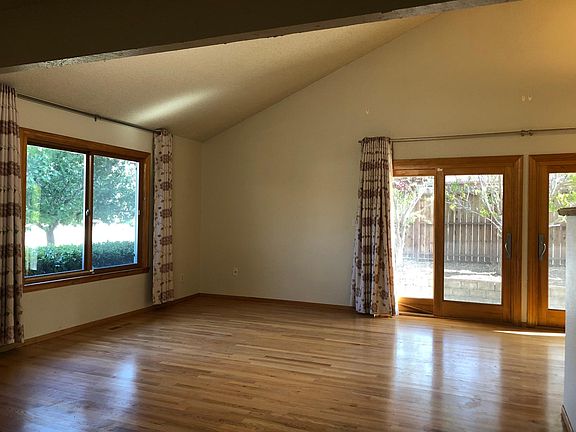 5th image of 2201 Bristlecone Dr