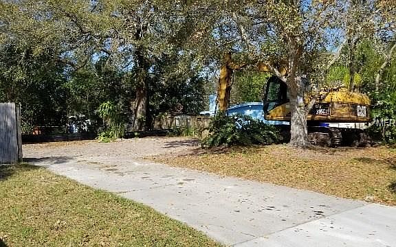 3rd image of 992 Cedarwood Ave