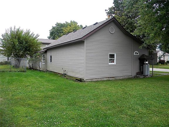 5th image of 426 S Ireland St