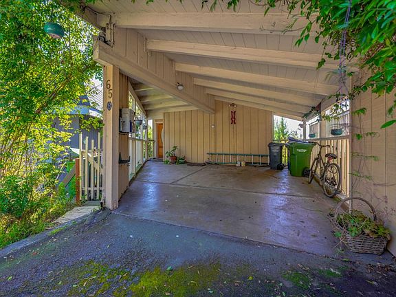 3rd image of 65 Seacliff Dr