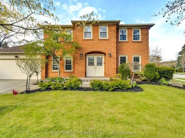 1305 Monks Pass, Oakville, ON L6M 1K6