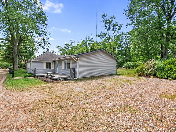 2nd image of 2374 Lakena Rd