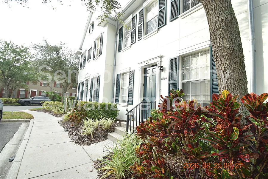 3 bed, 2.5 bath, 1470 sqft, $2,700 — Photo 3