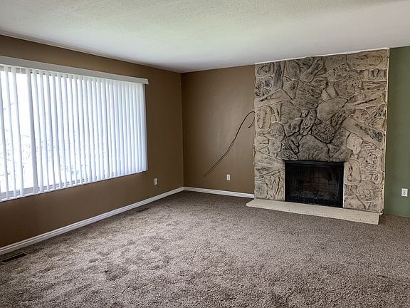 5th image of 6188 S Foxhills Dr