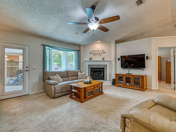 5th image of 1732 Saint Ives Dr
