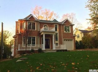 67 Quaker Ridge Rd, Manhasset, NY 11030