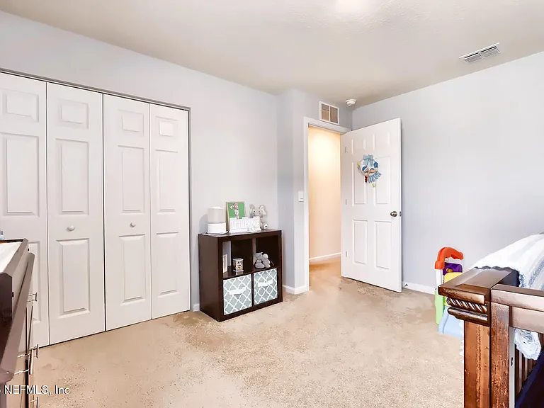 85 Temple Dr — Photo 12